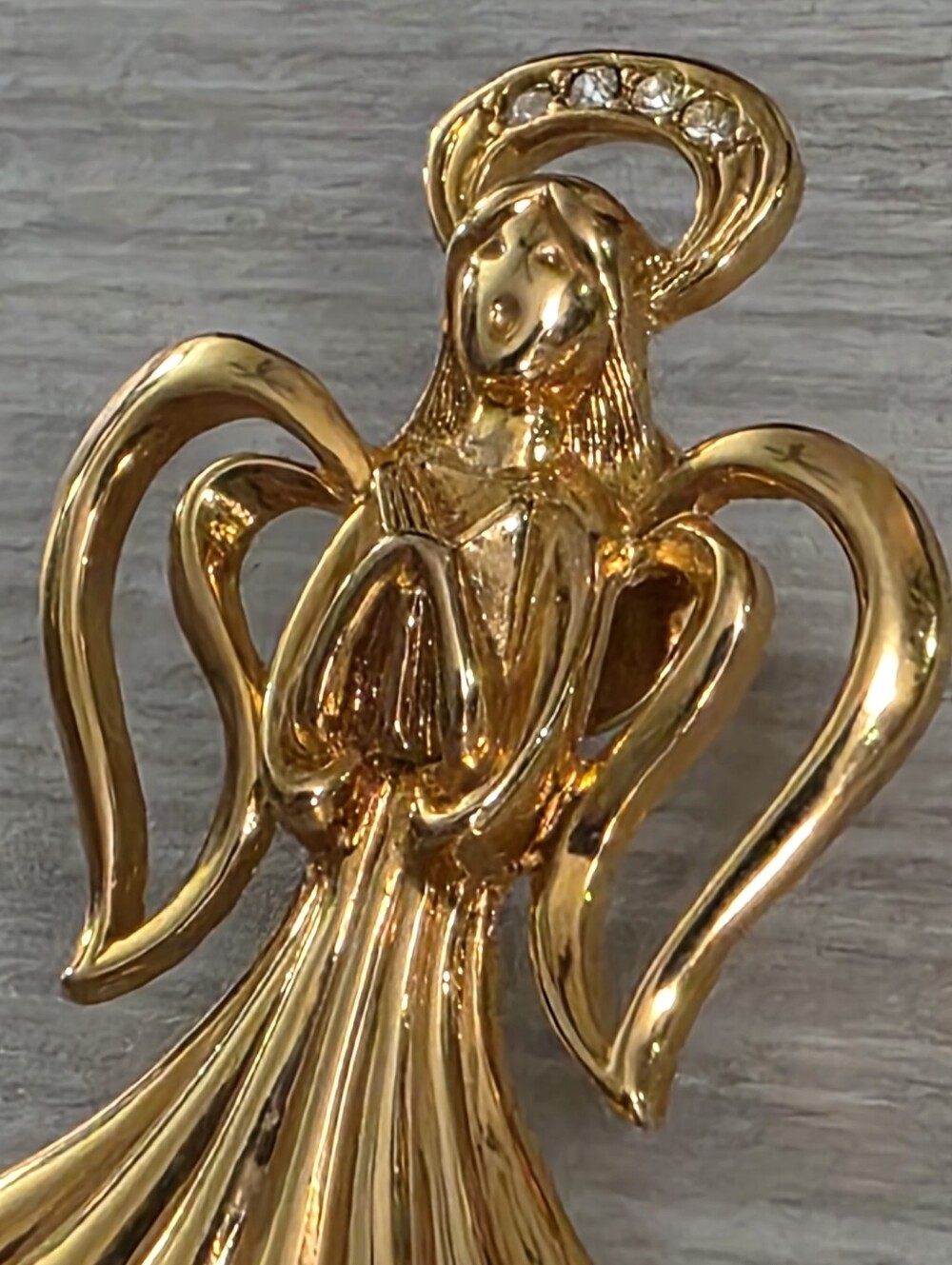 Avon Heavenly Angel  Gold-tone Pin With Crystal Halo Accents